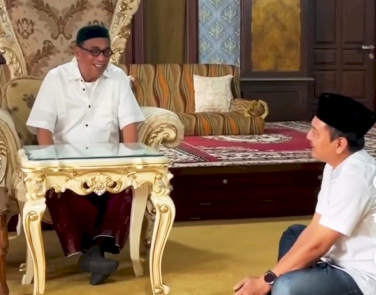 Yoyok Sukawi berkunjung ke kediaman Habib Umar Al Muthohar pengasuh Pondok Pesantren Al Madinah Semarang. Dicky Aditya/RMOLJateng