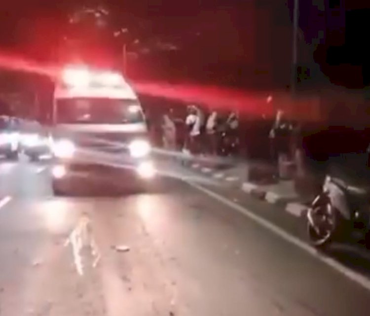 Evakuasi korban dilakukan dengan mengerahkan beberapa mobil ambulance. Dicky Aditya/RMOLJateng 