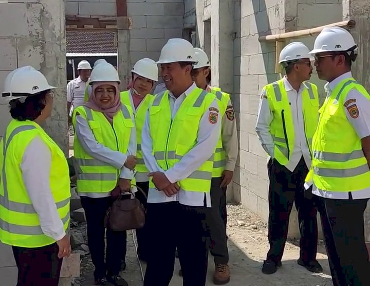 Bagian Administrasi Pembangunan Sekretariat Daerah (Setda) Kabupaten Sukoharjo Bersama Tim Monitoring Dan Evaluasi Melakukan Peninjauan Terhadap Progres Pelaksanaan Dua Proyek Strategis Di Sukoharjo Pada Hari Rabu, (25/09). Administrasi Setda Sukoharjo/RMOLJawaTengah