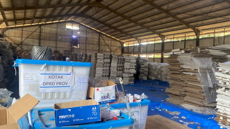  Jumlah bilik suara yang datang kali ini empat kali dari jumlah TPS di Kudus yakni sekitar 4.640 bilik suara.