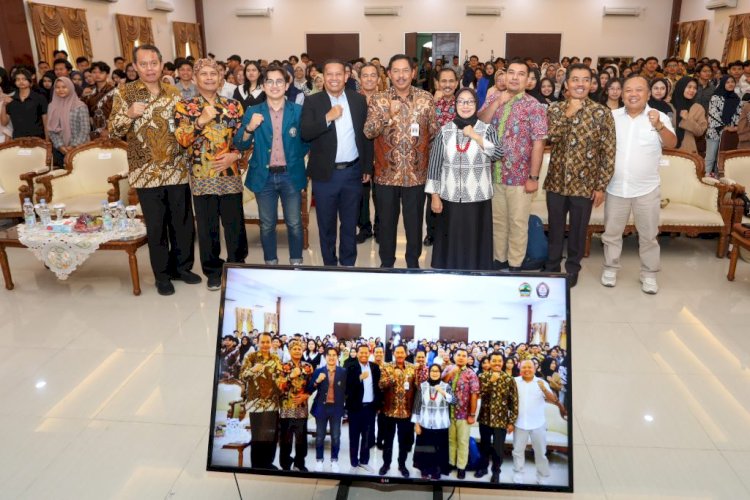 Pj Gubernur Jawa Tengah Mengajak Mahasiswa Aktif Mendukung Serta Ambil Bagian Dalam Pengawasan Demi Pelaksanaan Pilkada Serentak Jawa Tengah Lancar Dan Damai. Istimewa