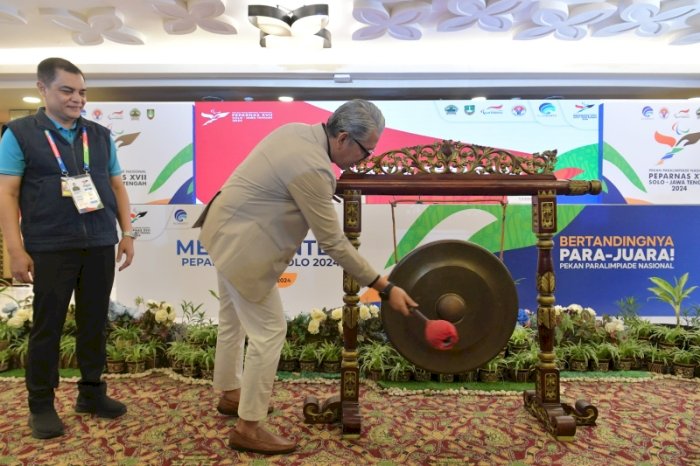 Pemukulan Gong Menandai Resmi Dibukanya Media Center Perpanas XVII 2024 Di Solo. Dian Tanti Burhani/RMOLJawaTengah