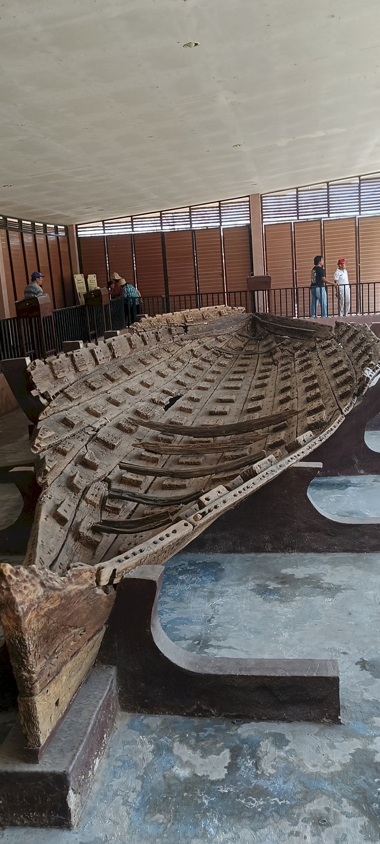 Kondisi Perahu Kuno Yang Di Temukan Di Punjulharjo Makin Memprihatinkan, Pengeroposan Makin Parah. Yon Daryono/RMOLJawaTengah