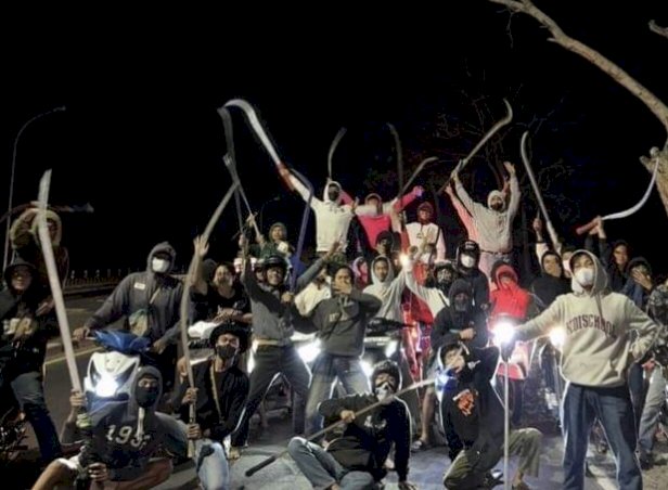 Foto gangster bawa sajam di Banyumanik Semarang beredar dan viral di media sosial. Istimewa
