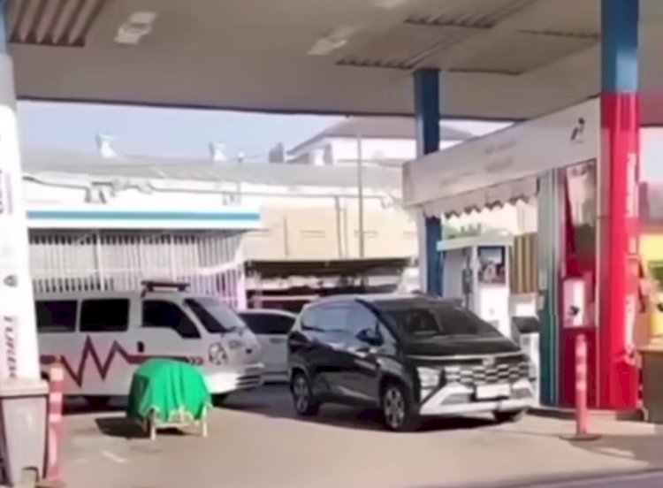 Sebuah ambulance jenazah di Semarang viral karena tidak bisa isi BBM solar di SPBU gara-gara QR Code subsidi. Istimewa 
