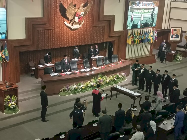 Rapat Paripurna DPRD Jawa Tengah Pengambilan Sumpah Dan Janji Pimpinan DPRD Provinsi Jawa Tengah Masa Jabatan 2024-2029, Selasa (15/10). Dicky A Wijaya/RMOLJawaTengah