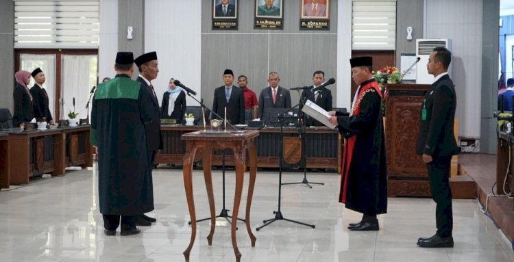 Gumelar Resmi Dilantik Sebagai Wakil Ketua Dewan Perwakilan Rakyat Daerah Kota Pekalongan Periode 2024-2029. Istimewa/RMOLJawaTengah