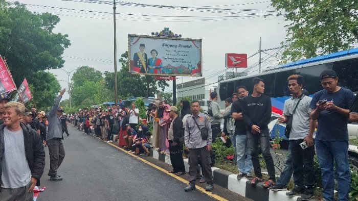 Warga siap menyambut kedatangan Jokowi ke Solo. Dian Tanti/RMOLJateng