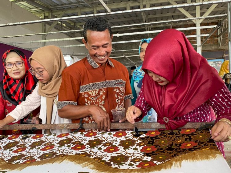 Pemkab Demak akan berkomitmen agar industri ekonomi kreatif dapat berkolaborasi andalkan kemajuan bidang-bidang lainnya seperti pariwisata. Dicky Aditya/RMOLJateng 