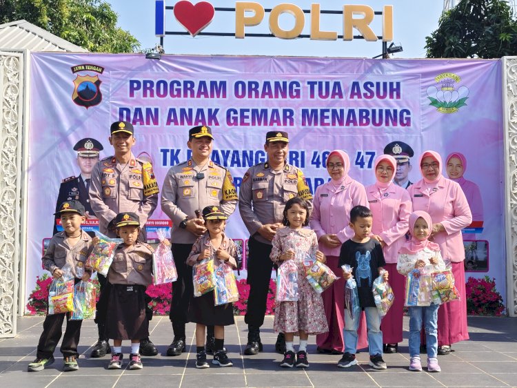 Polres Jepara Jepara bersama Yayasan Kemala Bhayangkari Cabang Jepara meluncurkan program orang tua asuh dan anak gemar menabung. Edi Purnomo/RMOLJateng