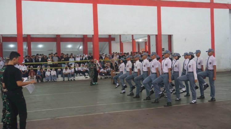 Sebanyak 19 Sekolah Yang Terdiri Dari 7 SMP/MTS Dan 12 SMA/SMK Di Kota Pekalongan Mengikuti Lomba Tata Upacara Bendera Dan Baris-Berbaris (TUB-BB) Tahun 2024 Yang Diselenggarakan Pada Rabu-Kamis, (30/10-31/10), GOR Jetayu Pekalongan. Istimewa