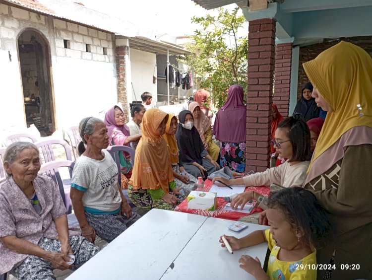 Bocahe Yoyok-Joss Kampanye Di Bidang Kesehatan Berkolaborasi Dengan Dewan Pimpinan Anak Cabang (DPAC) Partai Demokrat Gayamsari Serta Dokter Hayyi Center Dengan Mengadakan Pengobatan Murah, Selasa (29/10) Dan Rabu (30/10). Istimewa