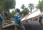 Tim Gabungan Temanggung Bersihkan APK Paslon