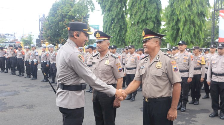 Kapolres Purbalingga AKBP Rosyid Hartanto Memimpin Upacara Laporan Kenaikan Pangkat Pengabdian Periode 1 November 2024. Upacara Digelar Di Halaman Mapolres Purbalingga, Jumat (01/11). Istimewa/RMOLJawaTengah