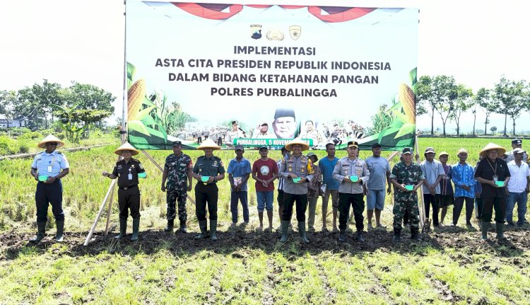 Mendukung Ketahanan Pangan, Kapolres Purbalingga, AKBP Rosyid Hartanto, Jajaran Polres, Dan Forkopimda Purbalingga Laksanakan Kegiatan Dalam Sukseskan Program Asta Cita Presiden Prabowo Untuk Dukung Ketahanan Pangan Indonesia, Selasa (05/11). Istimewa/RMOLJawaTengah
