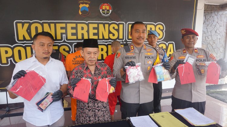 Satuan Reserse Narkoba Polres Purbaiingga Berhasil Meringkus Seorang Pria Penjual Obat Terlarang Di Desa Selaganggeng, Kecamatan Mrebet, Kabupaten Purbalingga. Istimewa