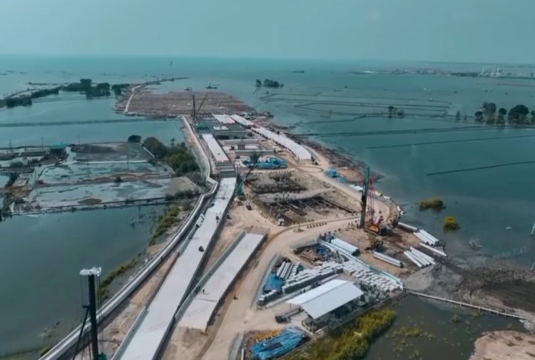 Tol Semarang-Demak Seksi 1 pembangunan konstruksinya terus berjalan sambil menunggu pembebasan lahan selesai. Istimewa 
