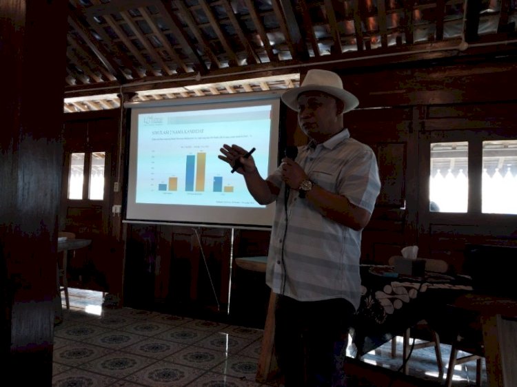 Jubir Paslon 02, Muhamad Abdullah saat menjelaskan hasil survei yang diadakan LSI. Budi Agung/RMOLJateng
