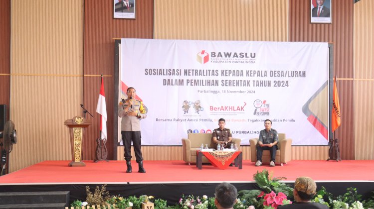 Kapolres Purbalingga AKBP Rosyid Hartanto Menjadi Salah Satu Narasumber Dalam Kegiatan Sosialisasi Netralitas Kepala Desa/Lurah Dalam Pemilihan Serentak Tahun 2024 Yang Diselenggarakan Oleh Bawaslu Purbalingga. Istimewa