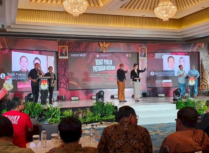 Debat publik kedua Pilkada 2024 di Hotel Swiss-Belinn Saripetojo Solo, Senin (18/11) diwarnai dengan pembahasan sejumlah isu yang sedang berkembang di kota Solo.  Dian Tanti/RMOLJateng 