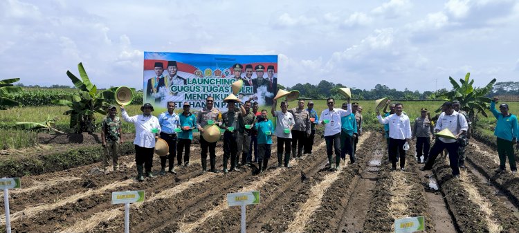 Polres Purbalingga Mengikuti Kegiatan Secara Dalam Jaringan (Daring) Peluncuran (Launching) Gugus Tugas Polri Mendukung Ketahanan Pangan Yang Dilaksanakan Oleh Kapolri Dan Panglima TNI Di Sidoarjo Jawa Timur, Rabu (20/11). Istimewa