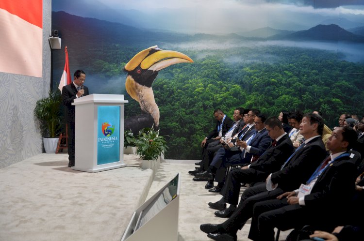 Menteri Lingkungan Hidup, Hanif Faisol Nurofiq menambahkan lewat Paviliun Indonesia di COP 29, dirinya optimistis dapat menjadi wadah penting tidak hanya bagi Indonesia tapi seluruh dunia untuk berkolaborasi bersama dan menemukan solusi mitigasi iklim. Humas PLN