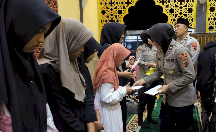 Polres Purbalingga Mengadakan Doa Bersama Dan Pemberian Santunan Di Masjid Ar-Rabbani Yang Dihadiri Para Ulama Dan Pemuka Agama Serta Para Santri Darut Taqwa, Kamis (21/11). Istimewa