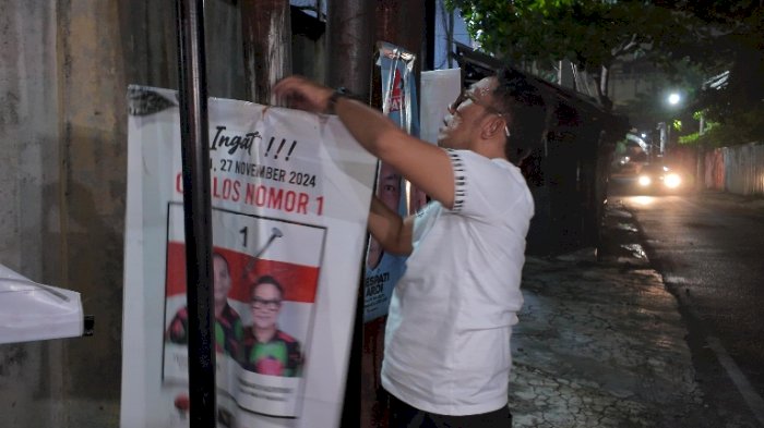 Bambang 'Gage' Nugroho Mencopo Alat Peraga Kampanye Secara Mandiri. Dian Tanti Burhani/RMOLJawaTengah