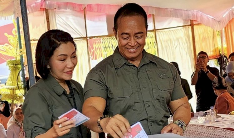 Cagub Andika Perkasa Datang Ke TPS Melakukan Pemilihan Pilkada Jawa Tengah 2024 Sebelum Batas Waktu Akhir Tutup Di Tempat Yang Sama Dengan Wakilnya Hendrar Prihadi. Istimewa