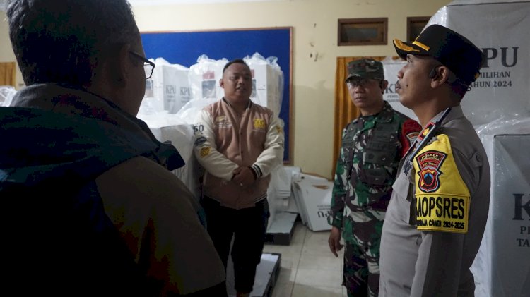 Memastikan Kantibmas Di Wilayahnya, Patroli Gabungan Skala Besar Pada Hari H+2 Dipimpin Oleh Dandim 0702 Purbalingga Letkol Inf. Untung Iswahyudi Didampingi Wakapolres Purbalingga Kompol Donni Krestanto, Kamis (28/11). Istimewa/RMOLJawaTengah