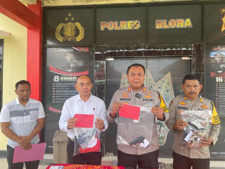 Polisi menggelar kasus kenakalan remaja yang ribut dengan membawa korek api menyerupai senpi. Senin (2/12) siang. Istimewa.
