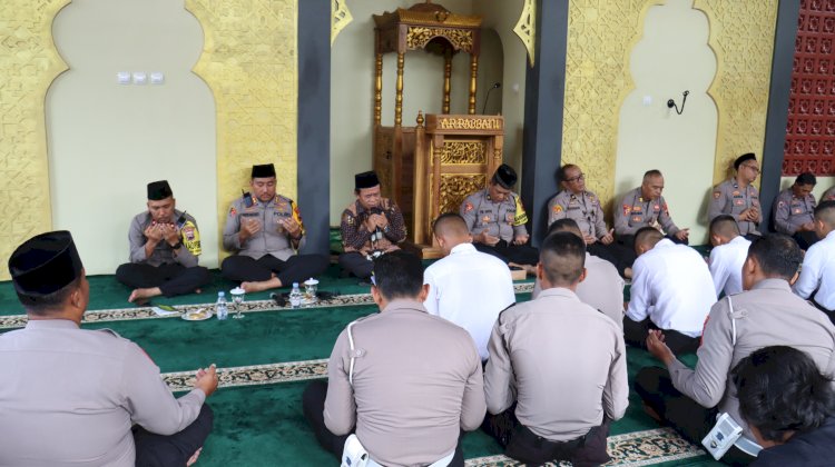 Polres Purbalingga Menggelar Kegiatan Pembinaan Rohani Bagi Personel Yang Dilaksanakan Di Masjid Ar Rabbani Mapolres Purbalingga, Kamis (05/12) Pagi. Istimewa