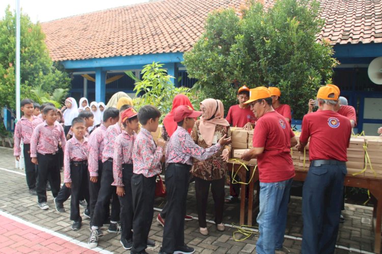 Uji Coba Penyaluran Program Makan Bergizi Gratis, Kerja Sama SDN Panjang Wetan 03, Pekalongan Dengan Koperasi Jasa Mina Bahari, Rabu (04/12). Istimewa