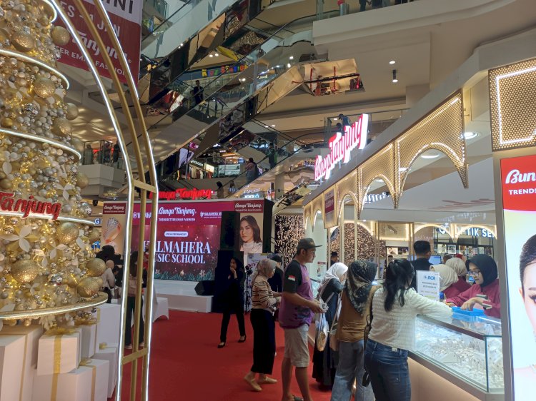 Toko Emas Bunga Tanjung Selenggarakan Pameran Emas & Berlian Di Mall Paragon, Semarang, 24 Desember-1 Januari 2025. Dicky A Wijaya/RMOLJawaTengah