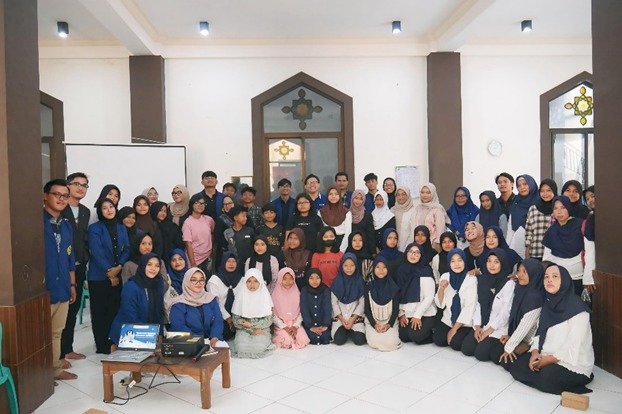 Mahasiswa USM Menggelar Seminar Tentang Dampak Seks Bebas Bagi Remaja Perempuan. Istimewa