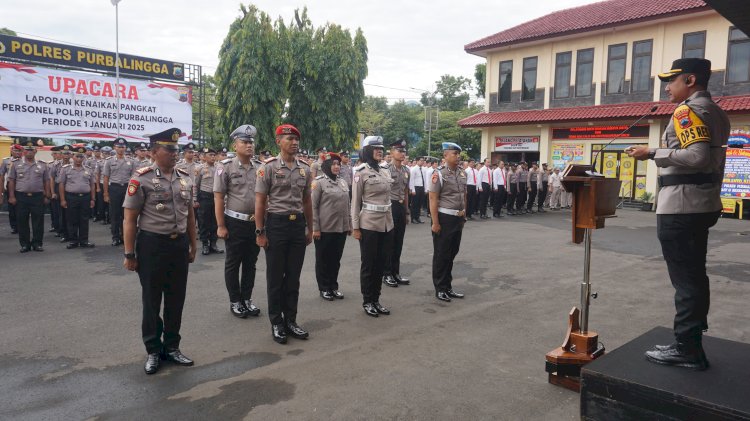 Upacara Kenaikan Pangkat Bagaikan Hadiah Akhir Tahun Bagi 74 Personel Polres Purbalingga Dipimpin Oleh Kapolres Purbalingga, AKBP Rosyid Hartanto. Istimewa