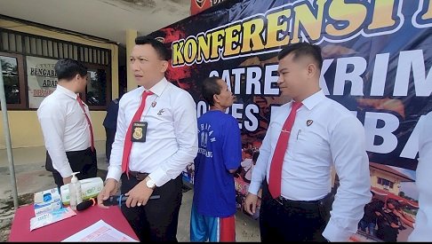 Mbah Munari, Saat PO Press Release, Di Mapolres Rembang Senin Kemarin (06/01). Yon Daryono/RMOLJawaTengah
