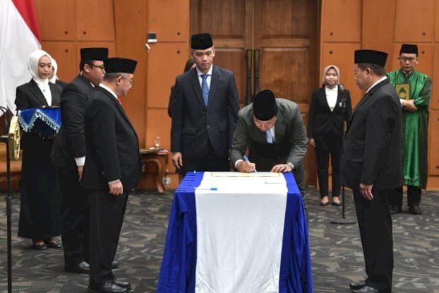 Prof. Abdul Mu'ti, Menteri Pendidikan Dasar Dan Menengah (Mendikdasmen) Melantik Sejumlah Aparatur Sipil Negara (ASN) Di Tingkat Eselon 1 Kementerian Pendidikan Dasar Dan Menengah (Kemendikdasmen) Pada Selasa (07/01) Kemarin. Istimewa