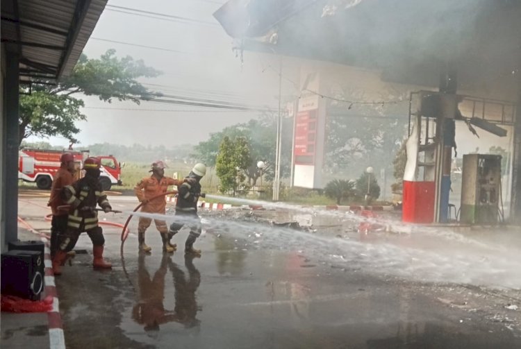Kebakaran SPBU Bulakan, Damkar Sukoharjo Kerahkan 2 Unit Mobil Pemadam. Istimewa