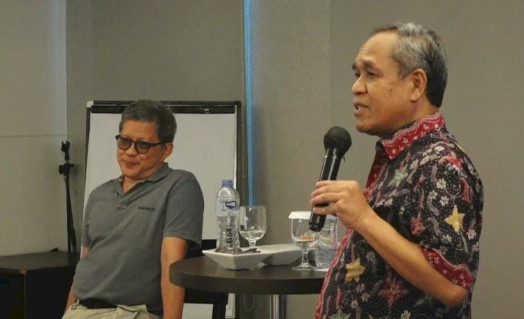 Diskusi Arah Indonesia Ke Depan Yang Mendapuk Pengamat Politik Rocky Gerung Dengan Host Anggota DPR-RI Benny K Harman Dalam Kaukus Nusantara Bersatu, Kamis (23/01). Istimewa