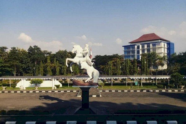 Undip awal tahun 2025 ini kembali menunjukkan capaian prestasinya, terbaru Undip berhasil meraih peringkat kedua kampus terbaik dalam bidang Nutrition and Food Science versi EduRank. Istimewa