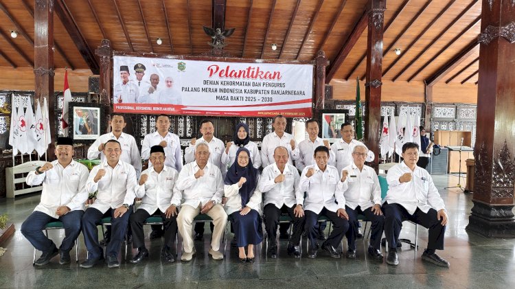 Pelantikan dewan kehormatan dan pengurus PMI Kabupaten Banjarnegara mas abakti 2025-2030. PMI Banjarnegara/RMOLJateng