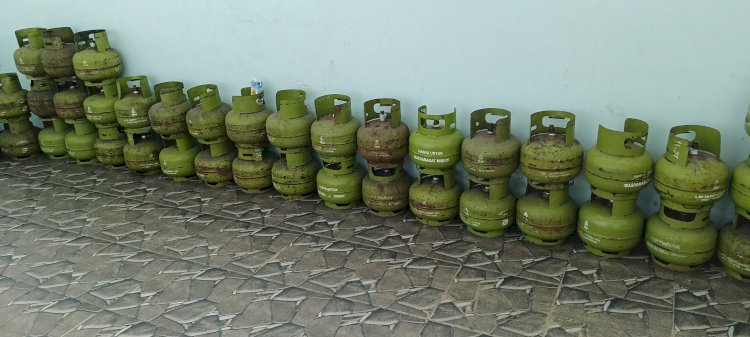 LPG 3 Kg Di Salah Satu Pangkalan Di Rembang Yang Sudah Laku Dijual. Yon Daryono/RMOLJawaTengah
