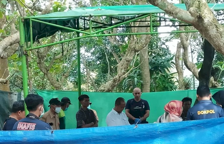Keluarga Mendiang Darso Mulai Berharap Cemas Sejauh Ini Proses Hukum Tak Kunjung Jelas Segera Mendapatkan Hasil. Foto Saat Pembongkaran Makam Almarhum Darso. Dokumentasi 