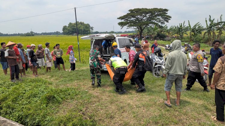 Tim Inafis Polres Grobogan saat lakukan evakuasi korban laka MW, Kamis (20/2) siang. Dok Istimewa