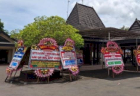 Karangan Bunga Dari Berbagai Pihak Memenuhi Pendapat Kabupaten Wonogiri. Dwi Esty/RMOLJawaTengah