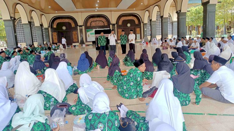 Para pembimbing saat memberikan materi manasik haji di Masjid Jabalul Khoir Purwodadi Grobogan Jawa Tengah, Minggu (23/2) Rubadi /RMOLJateng.
