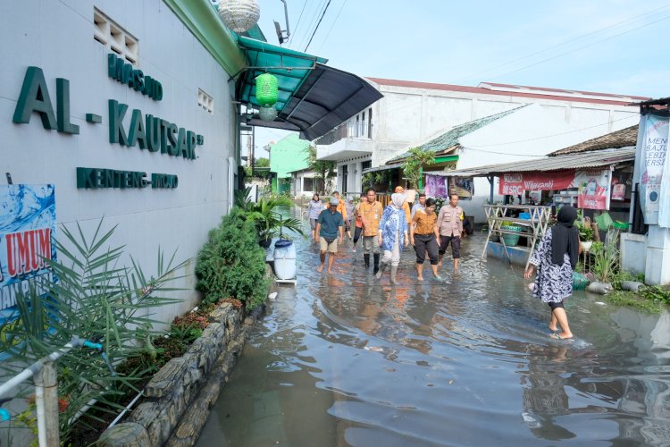 Wakil Wali Kota Solo, Astrid Widayani Inspeksi Mendadak Lokasi Banjir. Dian Tanti Burhani/RMOLJawaTengah