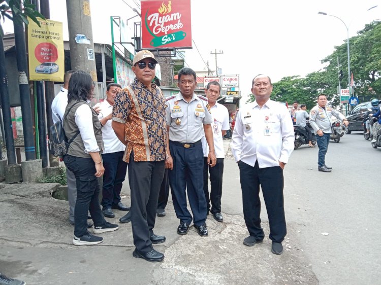 Wakil Wali Kota Semarang Iswar Aminuddin Tinjau Lokasi Rawan Kecelakaan Tanjakan Silayur Pasca Kejadian Kecelakaan Mobil Minibus Rombongan Anak TK Ditabrak Truk Dari Belakang, Rabu (26/02). Istimewa