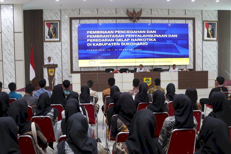 Badan Kesatuan Bangsa Dan Politik (Kesbangpol) Kabupaten Sukoharjo Menggelar Kegiatan Pembinaan Pencegahan, Penyalahgunaan Dan Peredaran Gelap Narkotika (P4GN) Di Auditorium Wijaya Utama Menara Wijaya, Rabu (26/02) Dalam Rangka Pencegahan Peredaran Narkoba Di Kalangan Generasi Muda. Istimewa